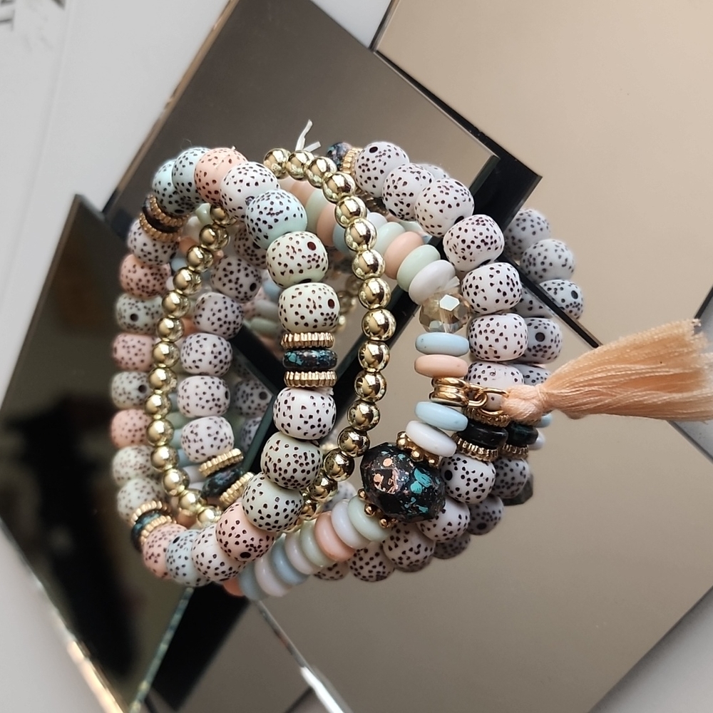 3 Beaded Stackable Womans Bracelets Pink Gold Can… - image 1